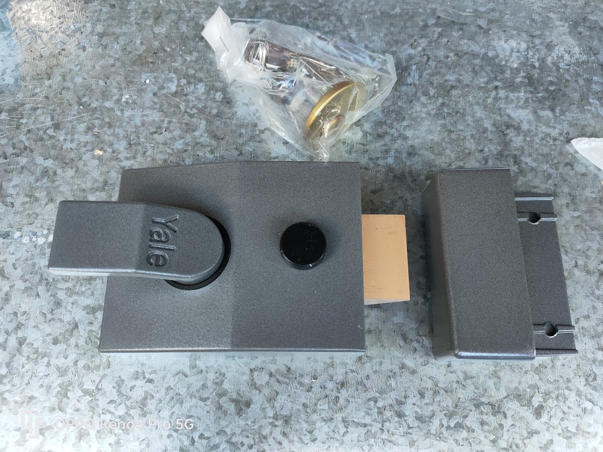 Yale branded nightlatch, boxed